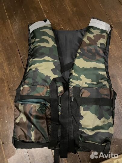 Спасательный жилет