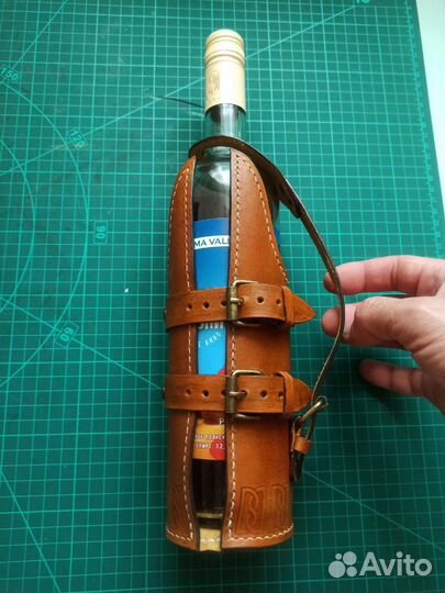 Стильный чехол на бутылку из натуральной кожи