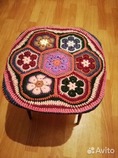 Чехол на табурет, ручная работа