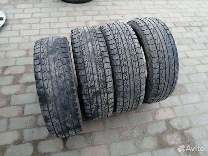 Roadstone Winguard Ice 185/65 R15
