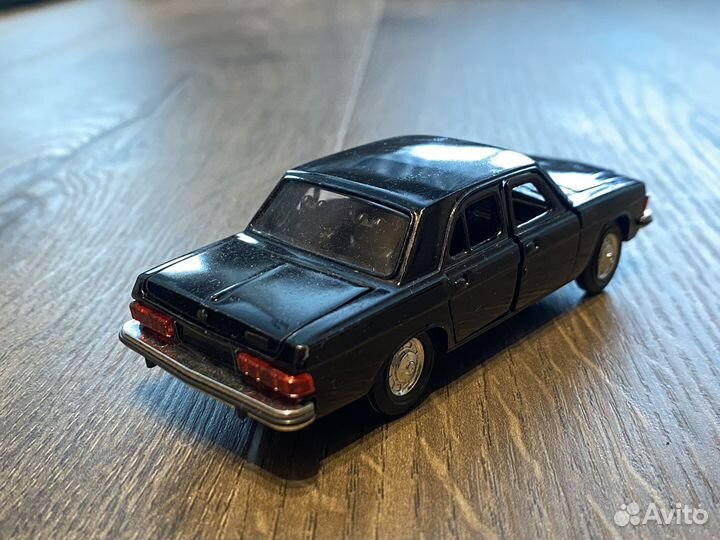 Модель волга газ 3102 СССР 1:43 черная тантал агат