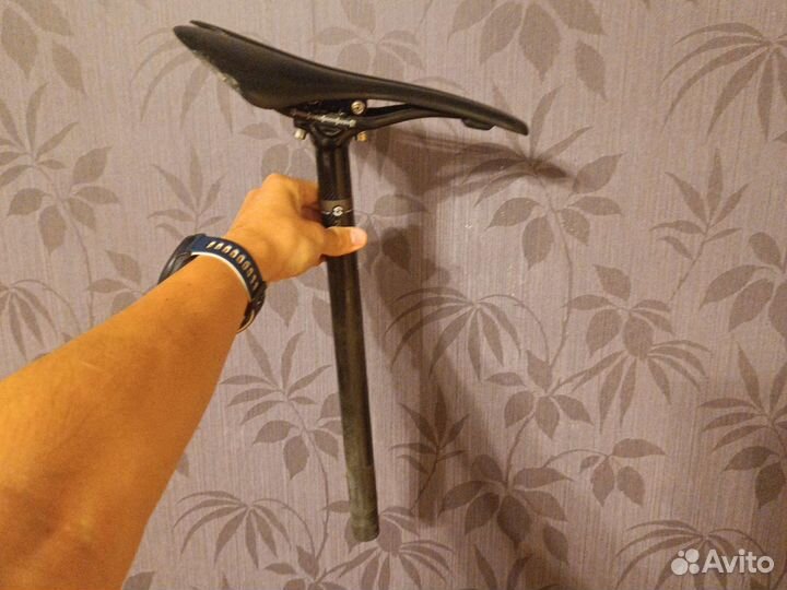 Карбоновое седло и подседельный штырь