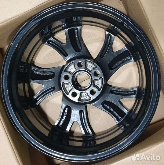 Оригинал Mitsubishi Outlande Citroen C-crosser R18