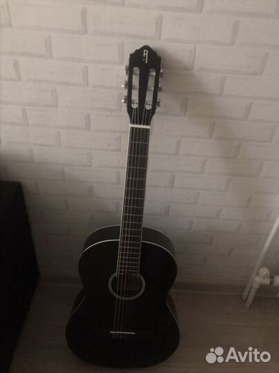 Акустическая гитара