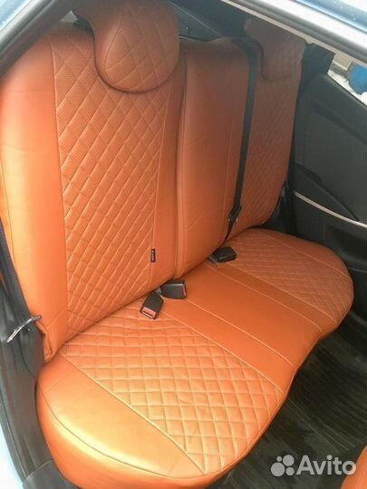 Автомобильные чехлы на Hyundai Solaris (2010-2017)