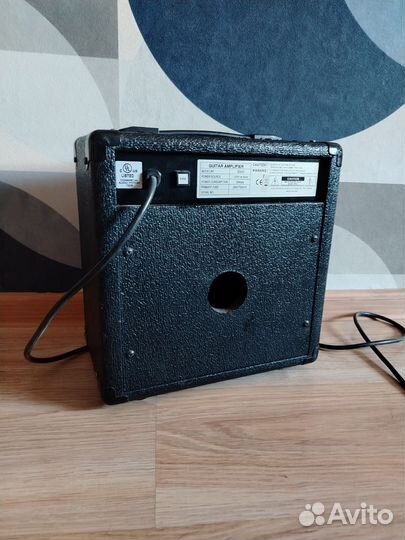 Гитарный комбоусилитель Greg Bennett