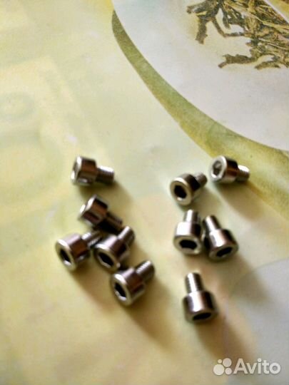 Болты крепежные М5*6 мм