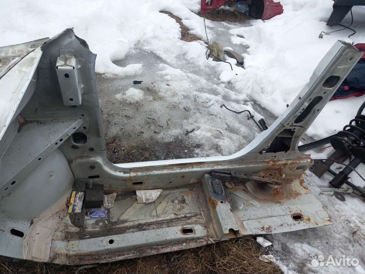 Порог правый с полкой крыла Renault Logan 1