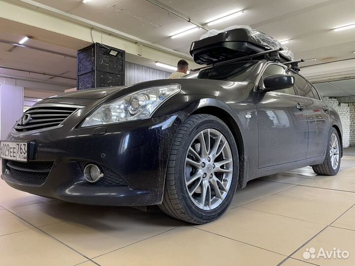 Автобокс Broomer на крышу Infiniti. 430 литров