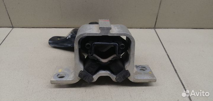 Опора двигателя правая Sandero 2009-2014