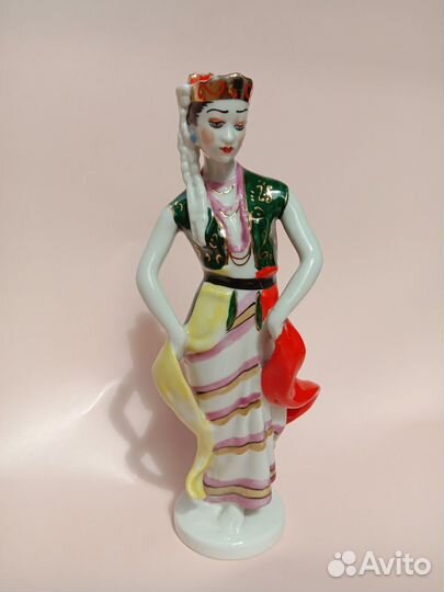 Статуэтка СССР. Индонезийский танец с лентами