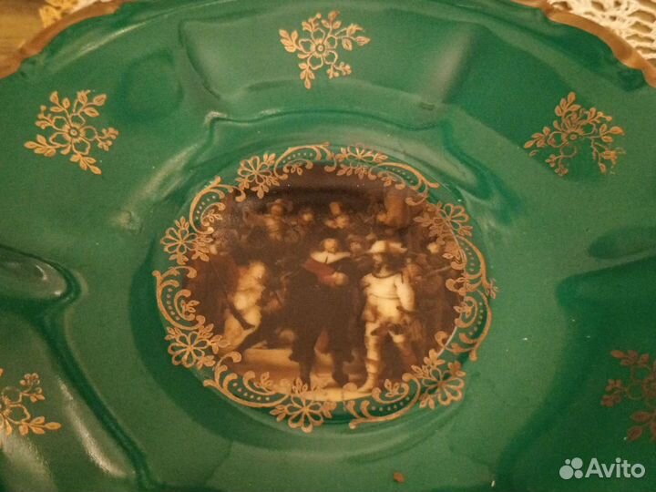 Фарфоровые тарелки