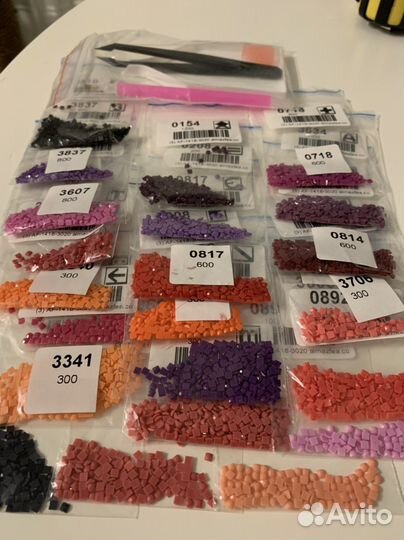 Стразы квадратные от алмазной мозаики