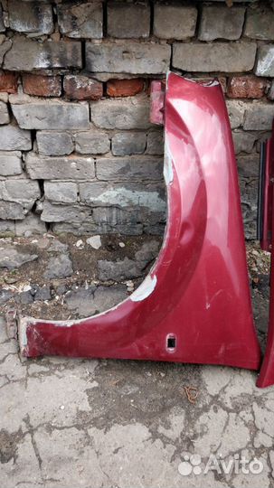 Крыло левое правое Рено Логан Лада Ларгус