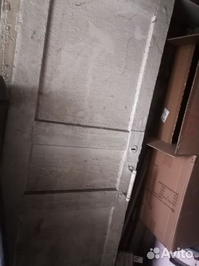 Двери б/у прочные