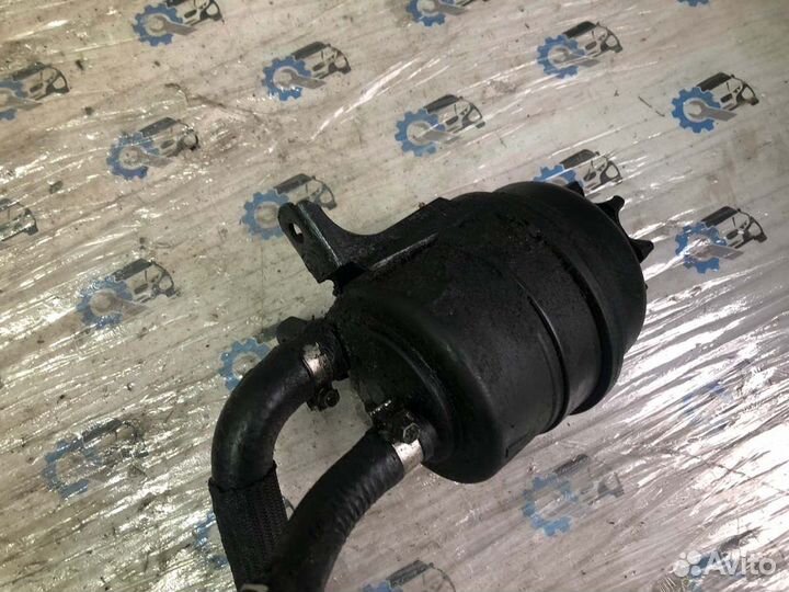 Бачок гура передний Bmw 528I E39 M52B28 1998