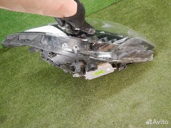 Фара правая Kia Stinger