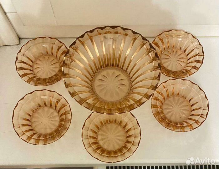 Вазочка и розетки для варенья