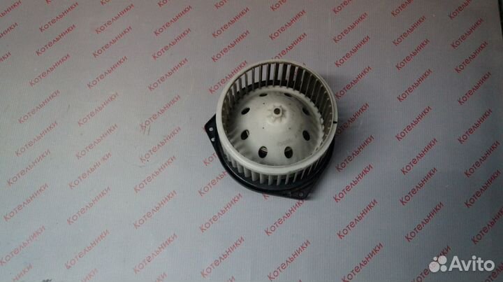 Nissan 27220-EG00A Мотор печки