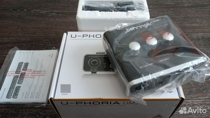 Аудиоинтерфейс Behringer UM2 (новая)