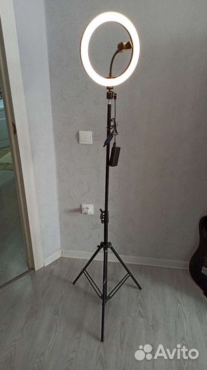 Кольцевая лампа 26 см