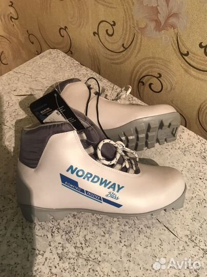 Лыжные ботинки р.39