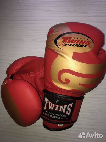 Боксерские перчатки 12 унций