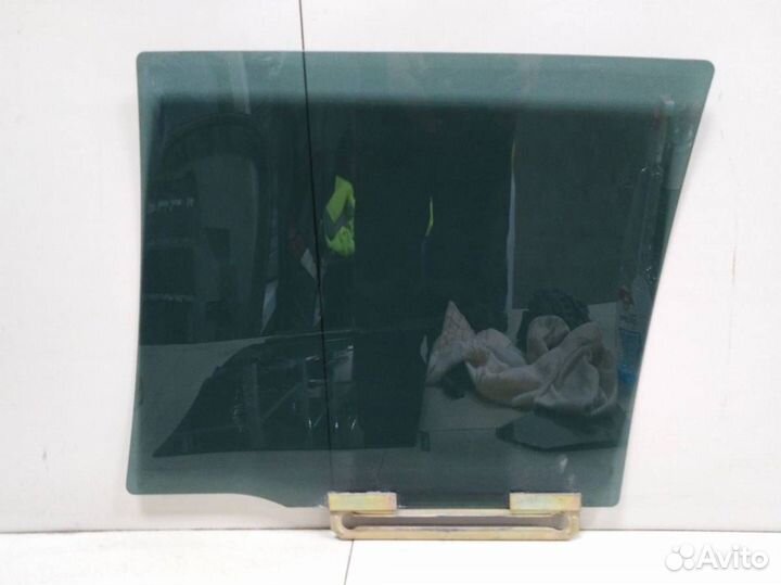 Стекло двери задней правой Mazda Familia BJ 1998-2