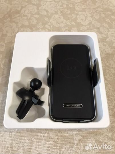 Держатель для телефона с беспроводной зарядкой V8