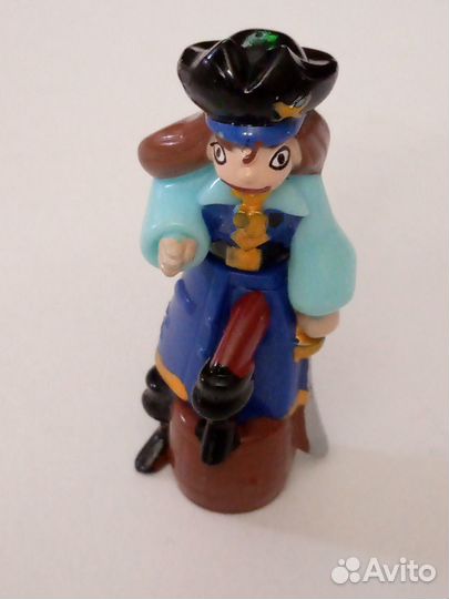 Киндер-сюрприз. Разные фигурки героев