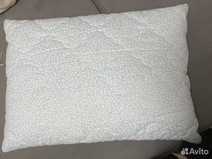 Подушка 50х70, овечья шерсть, упругая, новая