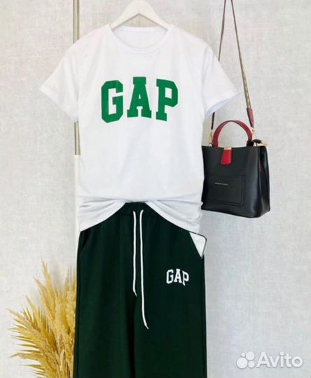 Спортивный костюм женский