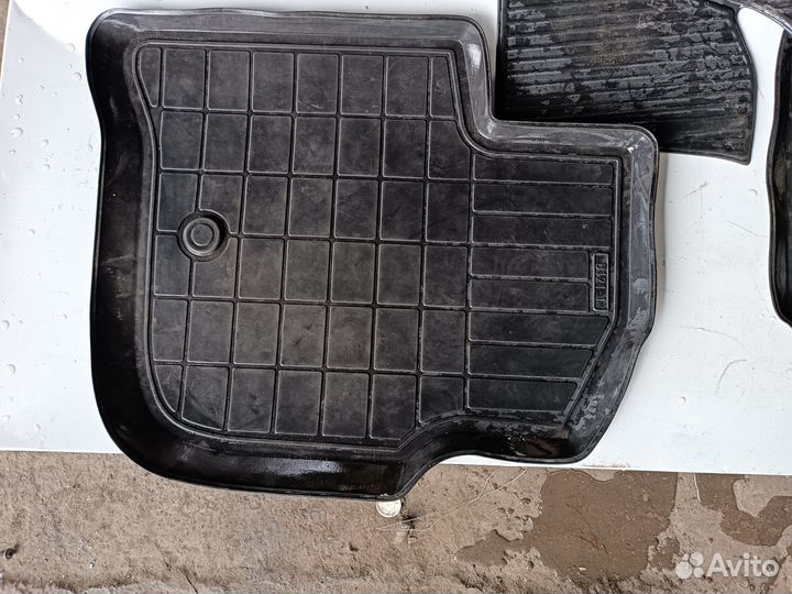 Коврик резиновый Skoda Rapid