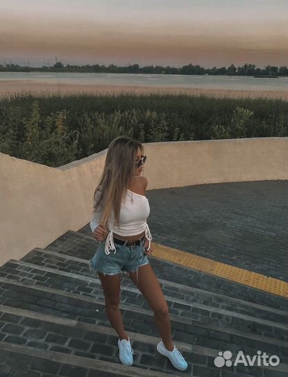 Кофта с одним рукавом