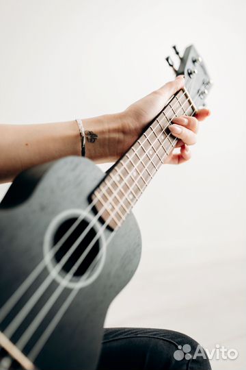 Укулеле Kaimana, гавайская гитара (индонезия)