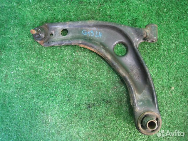 Рычаг передний левый нижний Toyota Yaris P13 2015
