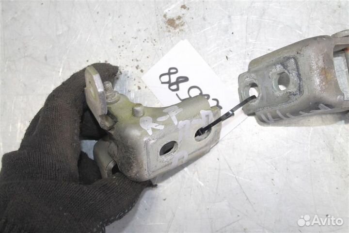 Петли двери передней правой Renault Fluence