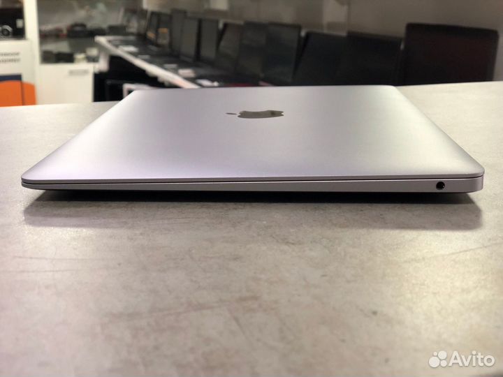 Macbook Air Space Grey 13.3 M1/8GB/256 GB SSD