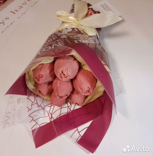 Букет шоколадных тюльпанов с начинкой на 8 марта