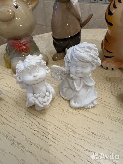 Статуэтки, сувениры, шкатулка