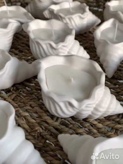 Свечи в гипсовом подсвечнике