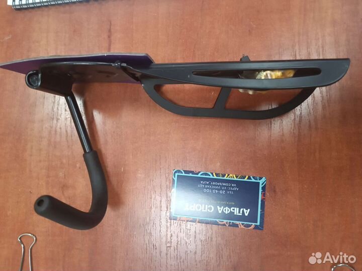 Крюк для хранения велосипеда на стене