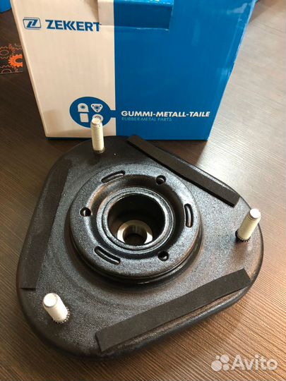 Опора переднего амортизатора Toyota Avensis