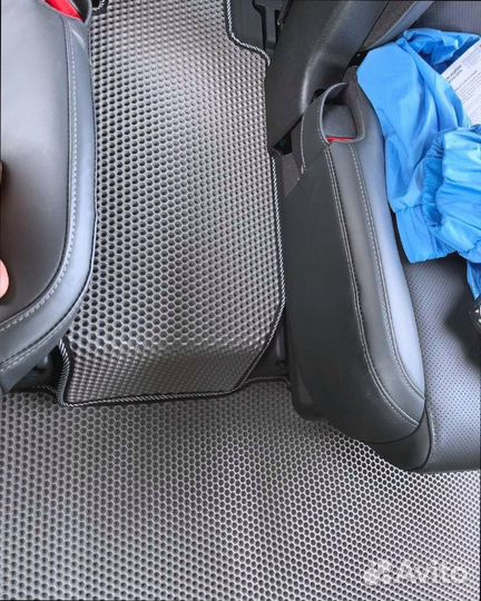 Автоковрики с бортами с доставкой