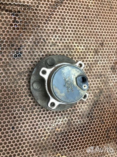 Ступица задняя правая Ford Focus 2