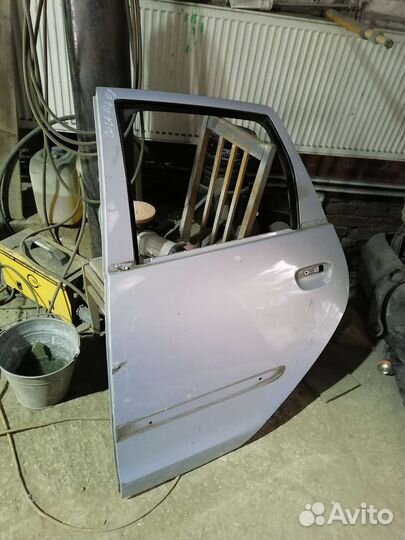 Дверь задняя левая Mitsubishi Colt