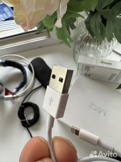 Провод зарядки айфон