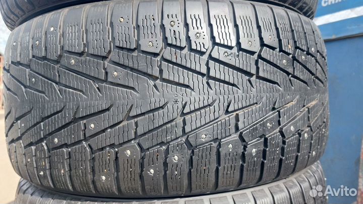 Nokian Tyres Hakkapeliitta 7 SUV 295/40 R21 111T