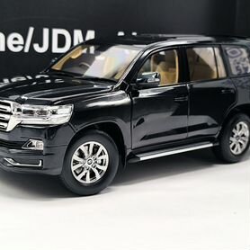 Toyota Land Cruiser 200, 1:18, в наличии