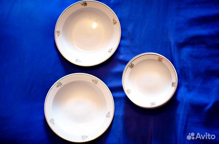 Тарелки 8шт. красивые. с позолотой Артёмовского фа